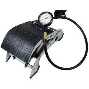 Two-cylinder foot pump with pressure gauge