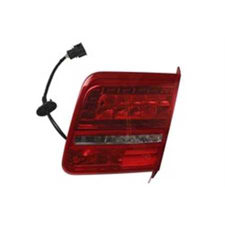 ULO1044006 Baklykta R (inner, LED, glasfärg röd) passar: AUDI A8 D3 Saloo