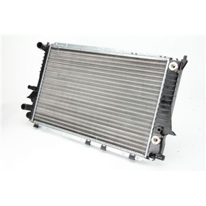 D7A016TT Mootori radiaator (Automaatne) sobib: AUDI 100 C3, 100 C4, A6 C4,