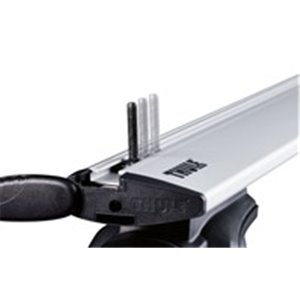 T-adapter by THULE, T-track Adapter 6974 (697-4). It fits the roof box directly into the T-track of the load bar. It is an elega