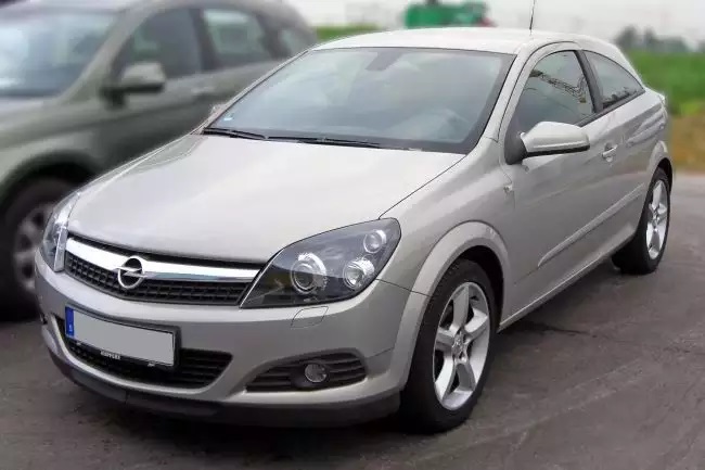 Opel ASTRA H (A04)